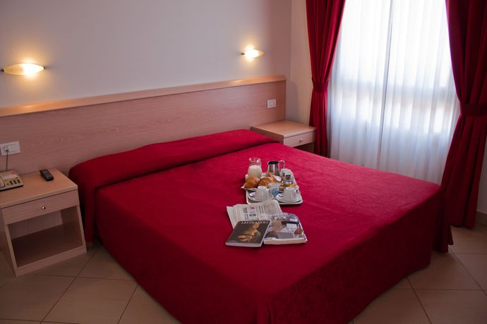 Imagen de la habitación del Hotel Pigalle, Forte de Marmi. Foto 4