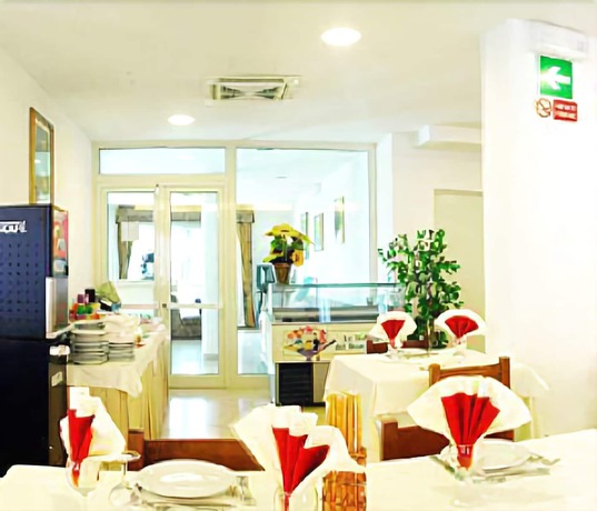 Imagen del bar/restaurante del Hotel Pigalle, Forte de Marmi. Foto 2