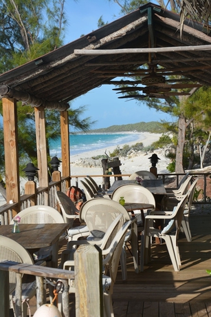 Imagen del bar/restaurante del Hotel Pigeon Cay Beach Club. Foto 3