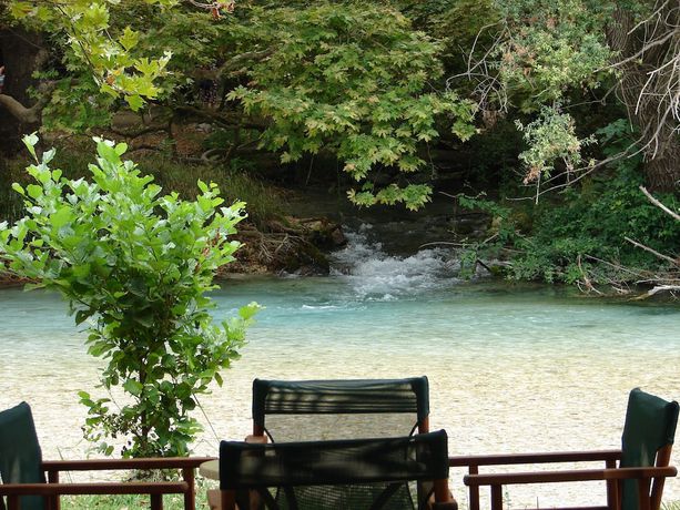 Imagen del bar/restaurante del Hotel Piges at Acheron Springs. Foto 2