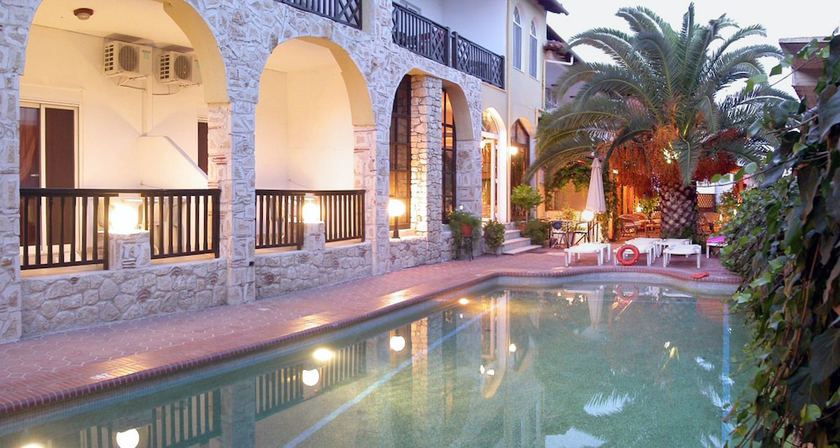 Imagen de la piscina del Hotel Pighi. Foto 19