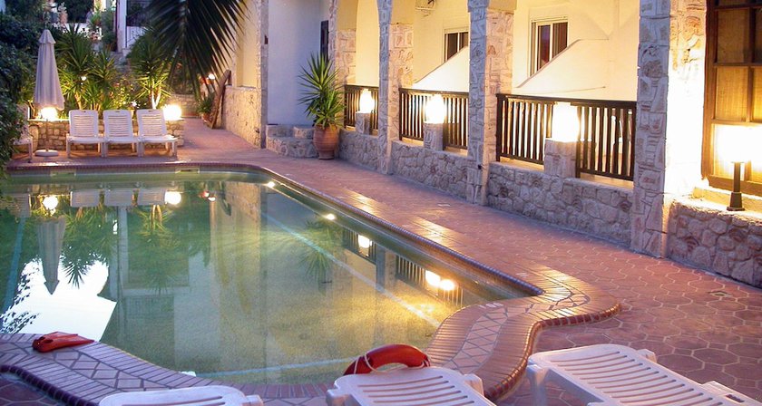 Imagen de la piscina del Hotel Pighi. Foto 20