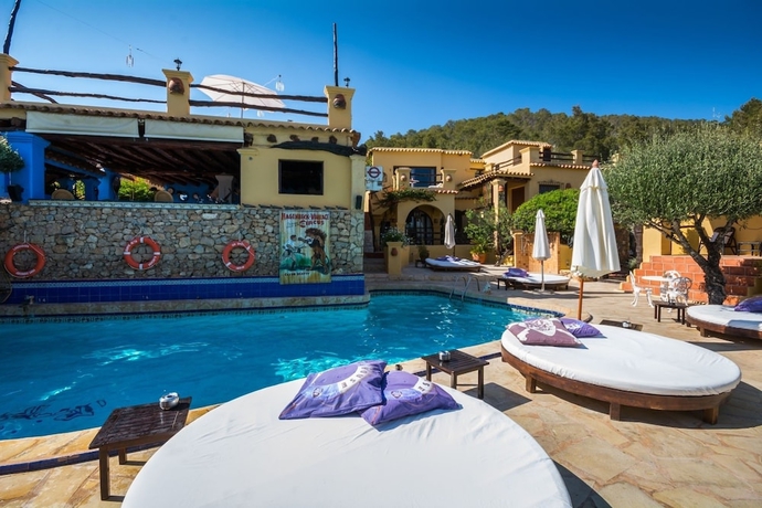 Imagen de la piscina del Hotel Pikes Ibiza - Adults Only. Foto 16