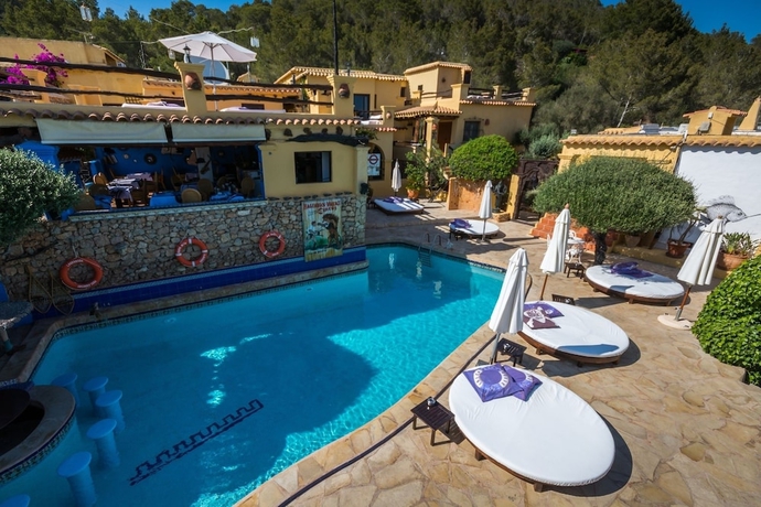 Imagen de la piscina del Hotel Pikes Ibiza - Adults Only. Foto 17
