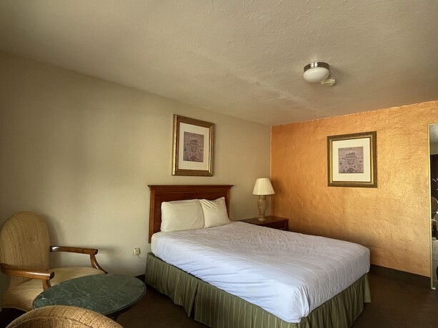 Imagen de la habitación del Hotel Pikes Peak Inn. Foto 17