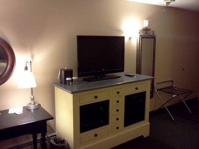 Imagen de la habitación del Hotel Pike's Waterfront Lodge. Foto 8