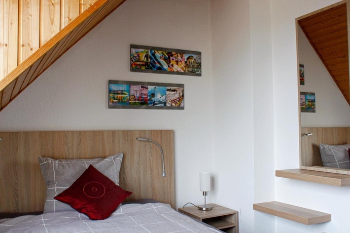 Imagen de la habitación del Hotel Pilar Garni. Foto 10