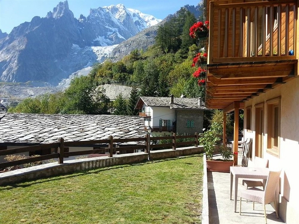 Imagen de los exteriores del Hotel Pilier D'angle. Foto 13