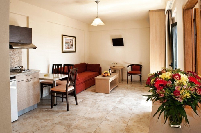 Imagen de los interiores del Hotel Pilot's Villas Luxury Suites. Foto 10