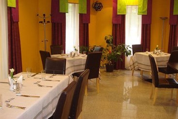 Imagen del bar/restaurante del Hotel Pils. Foto 2