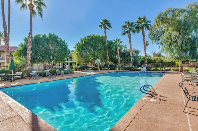 Imagen de la piscina del Hotel Pima Inn Suites at Talking Stick. Foto 4