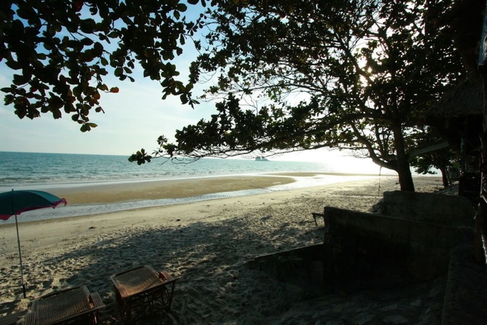 Imagen de los exteriores del Hotel Pimpimarn Beach. Foto 18