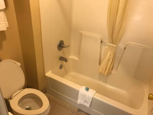 Imagen de la habitación del Hotel Pin Oak Parkway Inn. Foto 3