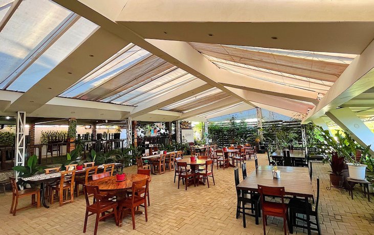 Imagen del bar/restaurante del Hotel Pina Colina. Foto 6
