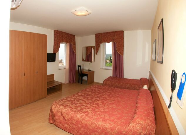 Imagen general del Hotel Pinamonte. Foto 16