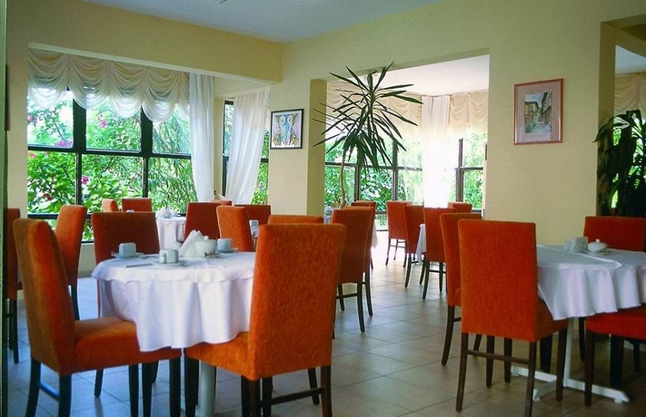 Imagen del bar/restaurante del Hotel Pinar. Foto 1