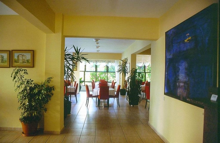 Imagen de los interiores del Hotel Pinar. Foto 6