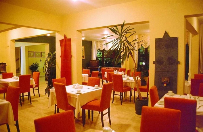 Imagen del bar/restaurante del Hotel Pinar. Foto 2