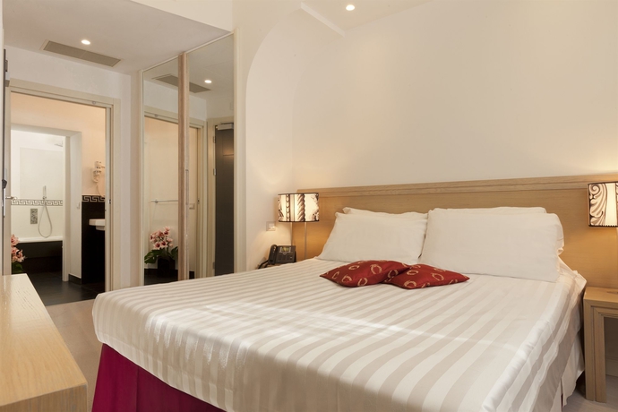 Imagen de la habitación del Hotel Pincio. Foto 11