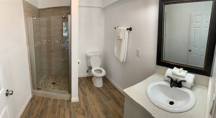 Imagen general del Hotel Pine Ave Inn. Foto 1