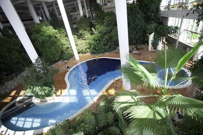 Imagen de la piscina del Hotel Pine Bay Holiday Resort. Foto 15