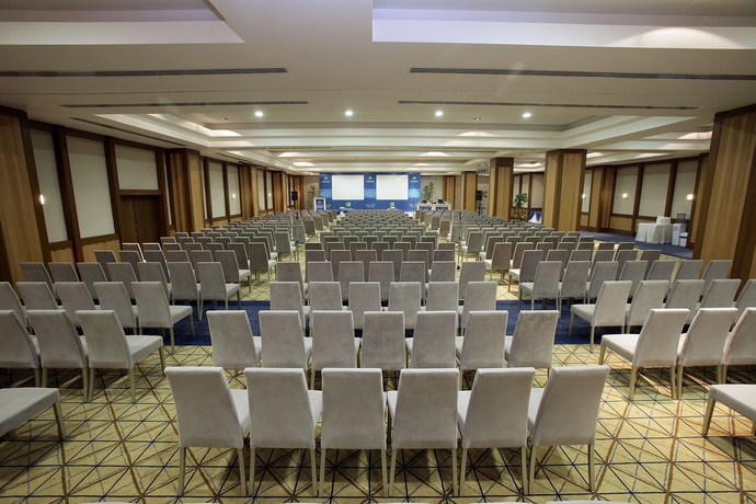 Imagen de los interiores del Hotel Pine Bay Holiday Resort. Foto 12