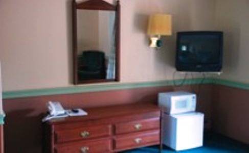 Imagen de la habitación del Hotel Pine Beach Inn. Foto 7