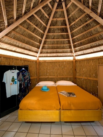 Imagen general del Hotel Pine Beach Pakostane Eco Resort. Foto 7