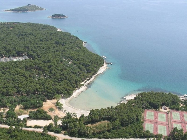 Imagen general del Hotel Pine Beach Pakostane Eco Resort. Foto 8