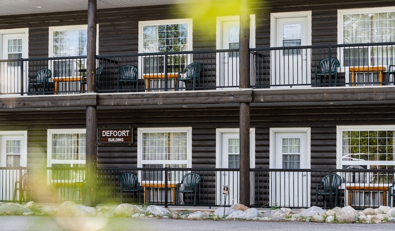 Imagen de la habitación del Hotel Pine Bungalows. Foto 2