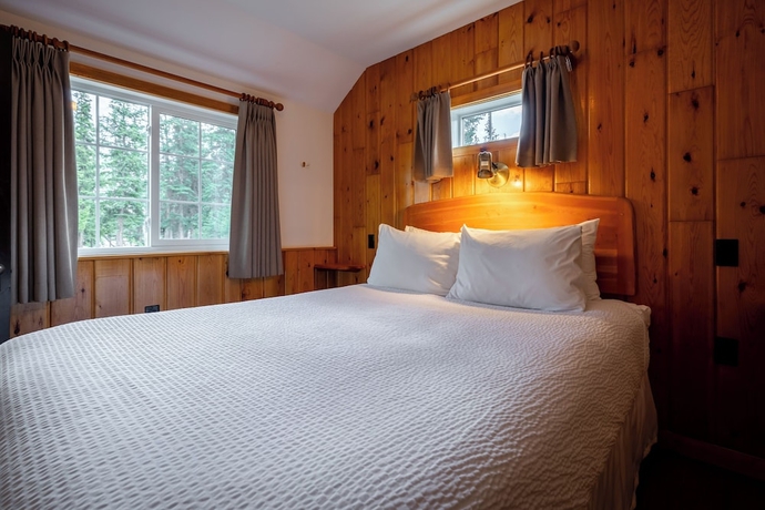 Imagen de la habitación del Hotel Pine Bungalows. Foto 8