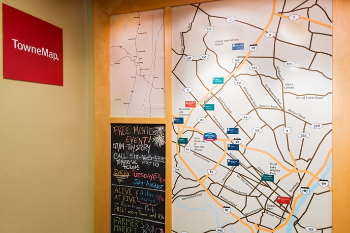 Imagen de los interiores del Hotel Pine Bush Suites. Foto 13