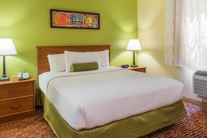 Imagen de la habitación del Hotel Pine Bush Suites. Foto 6
