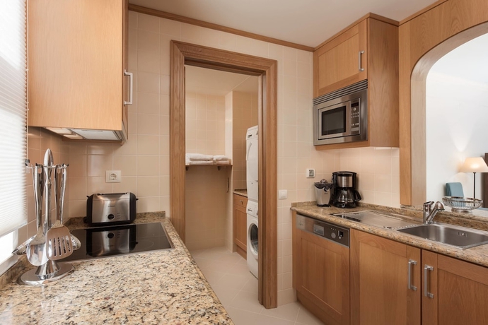 Imagen de la habitación del Hotel Pine Cliffs Residence. Foto 7