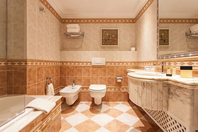 Imagen de la habitación del Hotel Pine Cliffs Suites. Foto 8