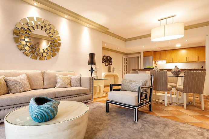 Imagen de la habitación del Hotel Pine Cliffs Suites. Foto 9