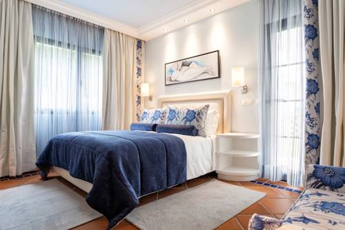 Imagen de la habitación del Hotel Pine Cliffs Village & Golf Suites. Foto 5