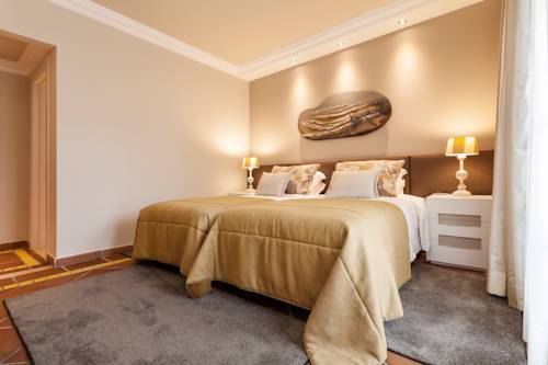 Imagen de la habitación del Hotel Pine Cliffs Village & Golf Suites. Foto 6