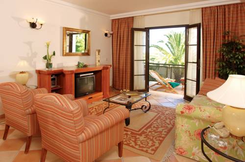 Imagen de la habitación del Hotel Pine Cliffs Village & Golf Suites. Foto 11