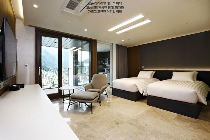 Imagen de la habitación del Hotel Pine Forest. Foto 20