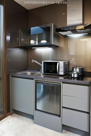 Imagen de la habitación del Hotel Pine Forest. Foto 30