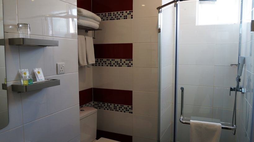 Imagen de los exteriores del Hotel Pine Garden. Foto 18