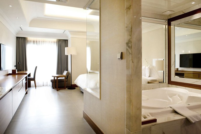 Imagen de la habitación del Hotel Pine Grove. Foto 7