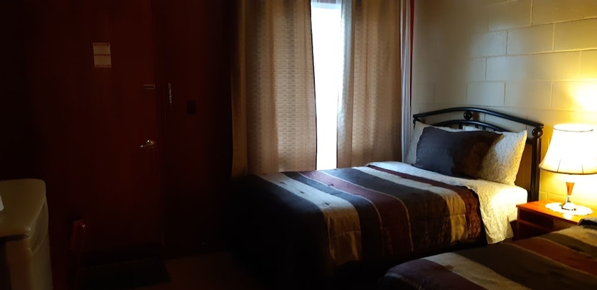 Imagen de la habitación del Hotel Pine Grove Motel. Foto 15