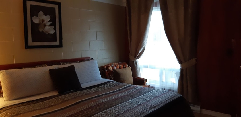 Imagen de la habitación del Hotel Pine Grove Motel. Foto 17