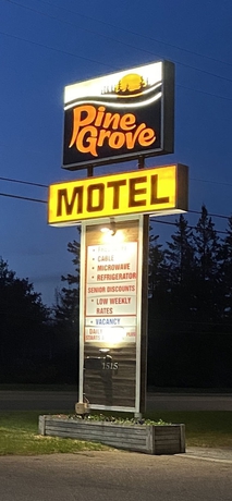 Imagen general del Hotel Pine Grove Motel. Foto 12
