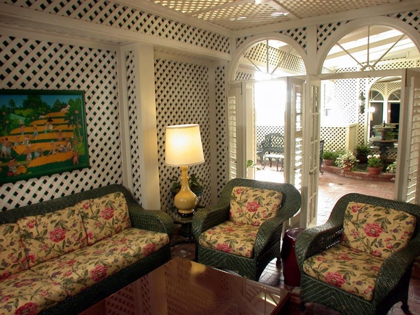 Imagen general del Hotel Pine Inn. Foto 8