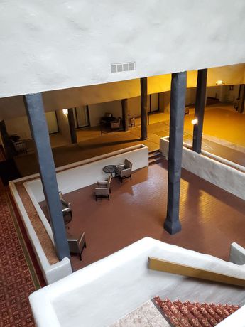 Imagen de los interiores del Hotel Pine Lake Resort and Banquets. Foto 14