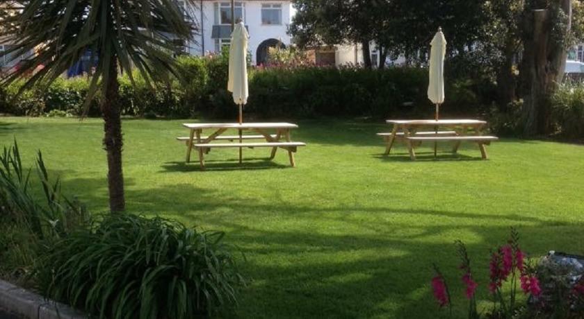 Imagen general del Hotel Pine Lodge Guest House. Foto 3