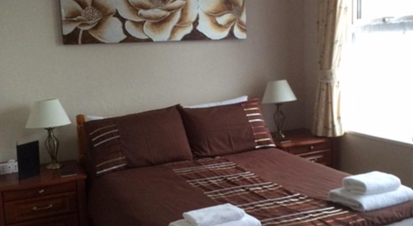Imagen general del Hotel Pine Lodge Guest House. Foto 4